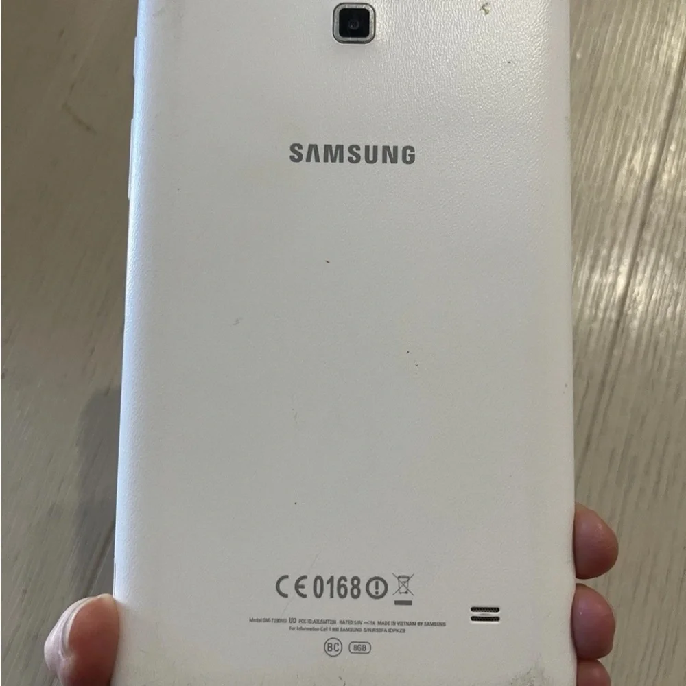 Samsung Galaxy Tab 4 sm-t230nu Does Work But Has Cracked Screen